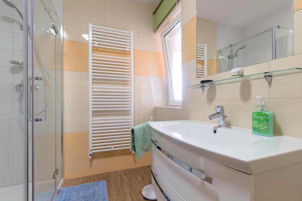 Apartment Delton Фажана Екстер'єр фото